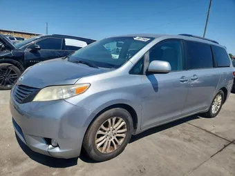 2016 Toyota Sienna 5TDYK3DC3GS716241