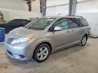 2015 Toyota Sienna 5TDKK3DC5FS644110