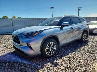 2022 Toyota Highlander 5TDHZRBH9NS208933