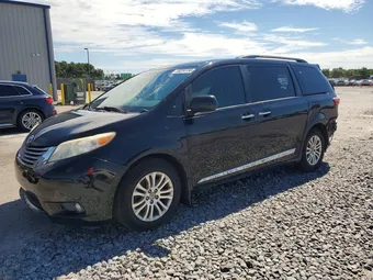 2017 Toyota Sienna 5TDYZ3DC2HS835119