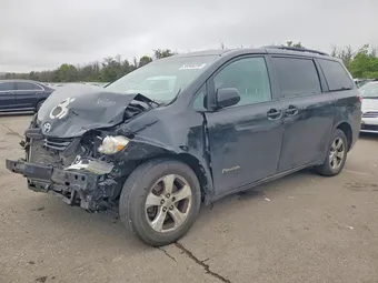 2017 Toyota Sienna 5TDKZ3DC6HS793284
