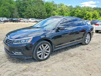2017 Volkswagen Passat 1VWCT7A33HC063476