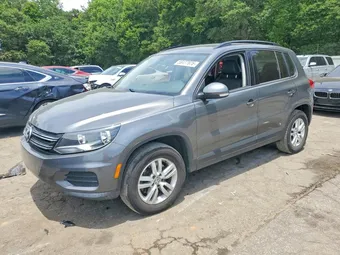 2016 Volkswagen Tiguan WVGAV7AX1GW582087