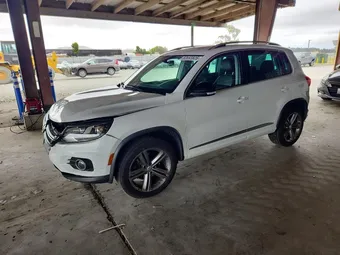 2017 Volkswagen Tiguan WVGUV7AX0HK037522