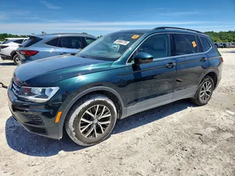 2019 Volkswagen Tiguan 3VV2B7AX3KM083643