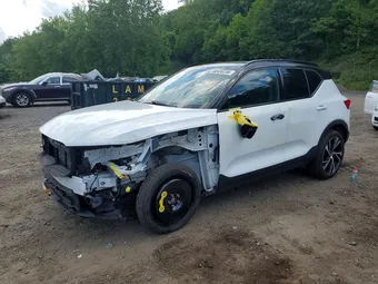 2019 Volvo XC40 YV4162UM7K2114383