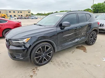 2022 Volvo XC40 YV4162UM4N2649045