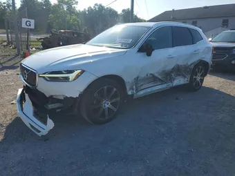 2018 Volvo XC60 YV4102RLXJ1030435