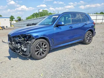 2021 BMW X5 5UXCR6C04M9F25423