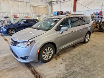 2017 Chrysler Pacifica 2C4RC1BG2HR527392 Lot 59598656