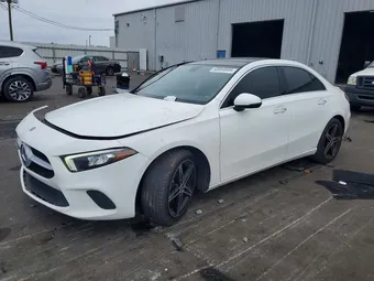 2019 Mercedes-Benz A-Class WDD3G4EB3KW024888
