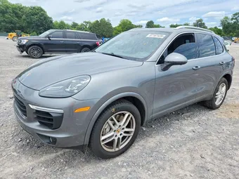 2017 Porsche Cayenne WP1AB2A24HLA53092