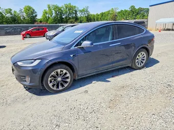 2018 Tesla Model X 5YJXCAE22JF138437