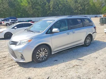 2019 Toyota Sienna 5TDYZ3DC4KS994618