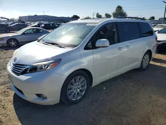 2015 Toyota Sienna 5TDYK3DC8FS627926