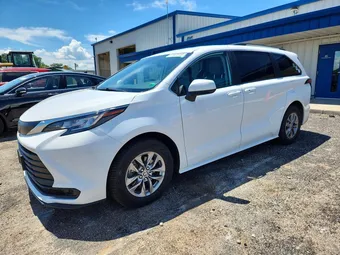 2022 Toyota Sienna 5TDKRKECXNS126626