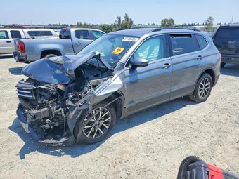 2019 Volkswagen Tiguan 3VV2B7AX5KM142031