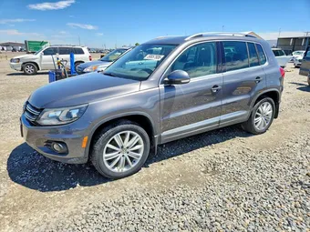2016 Volkswagen Tiguan WVGBV7AX1GW563124