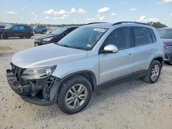 2016 Volkswagen Tiguan WVGAV7AX2GW577948