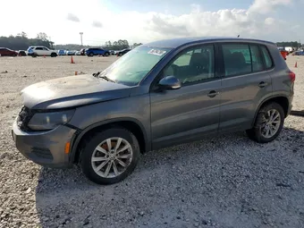 2017 Volkswagen Tiguan WVGAV7AX6HK047247