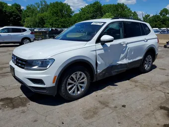 2018 Volkswagen Tiguan 3VV0B7AX0JM103336