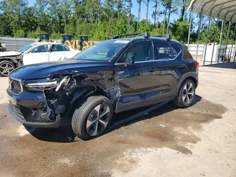2025 Volvo XC40 YV4L12UE8S2599164