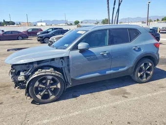 2021 Volvo XC40 YV4162UK8M2525969