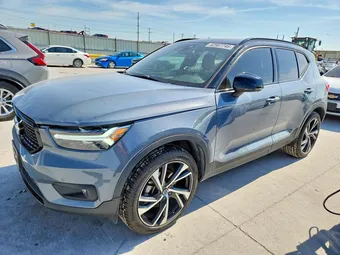 2021 Volvo XC40 YV4162UM2M2560055