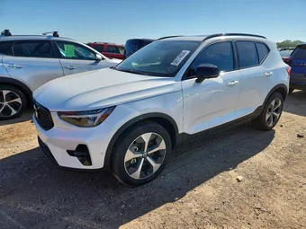 2025 Volvo XC40 YV4L12UC8S2597736