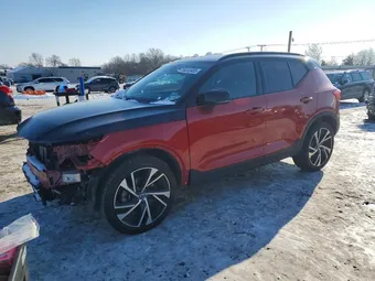 2022 Volvo XC40 YV4162UM9N2789527