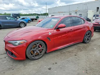 2017 Alfa Romeo ZARFAEAV2H7547696