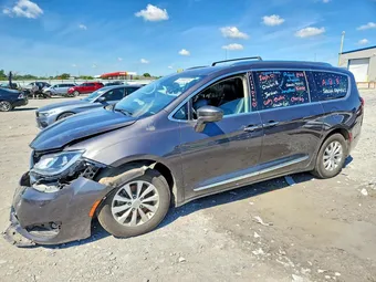 2018 Chrysler Pacifica 2C4RC1BG2JR211268