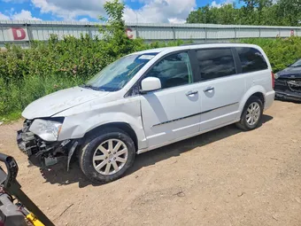 2016 Chrysler Town & Country 2C4RC1BG3GR129400