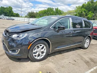 2018 Chrysler Pacifica 2C4RC1EG8JR106097