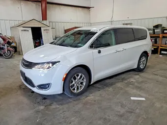 2020 Chrysler Pacifica 2C4RC1FG2LR158892