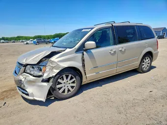 2015 Chrysler Town & Country 2C4RC1BG2FR695613