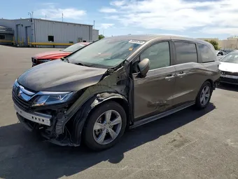 2018 Honda Odyssey 5FNRL6H70JB095343