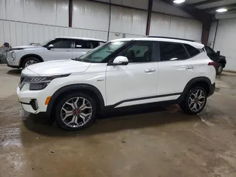 2021 Kia Seltos KNDETCA29M7175598