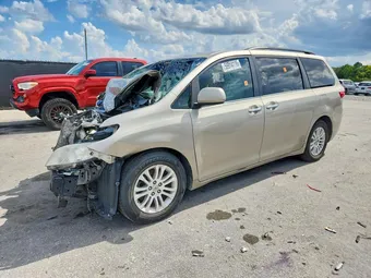 2015 Toyota Sienna 5TDYK3DC9FS662099