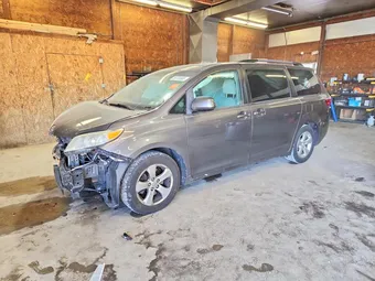 2016 Toyota Sienna 5TDKK3DC7GS727538