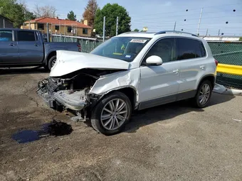 2016 Volkswagen Tiguan WVGAV7AX9GW507489