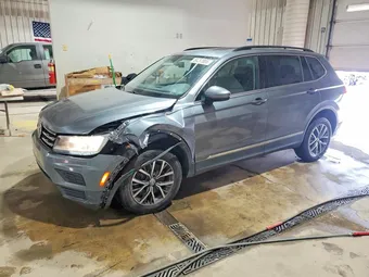 2018 Volkswagen Tiguan 3VV2B7AX0JM191989
