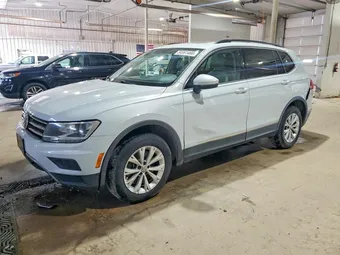 2018 Volkswagen Tiguan 3VV2B7AX1JM178880