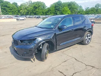 2025 Volvo XC40 YV4L12UC5S2528714