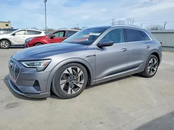 2022 Audi e-tron WA1LAAGE7NB013299