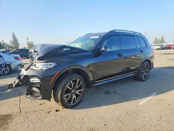 2021 BMW X7 5UXCX6C04M9F03394