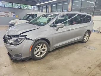 2020 Chrysler Pacifica 2C4RC1BG6LR121124