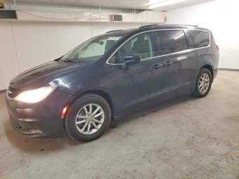 2020 Chrysler Voyager 2C4RC1DGXLR266017
