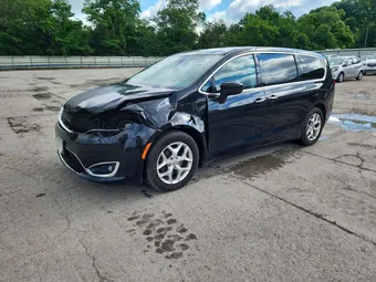 2018 Chrysler Pacifica 2C4RC1FG2JR122942
