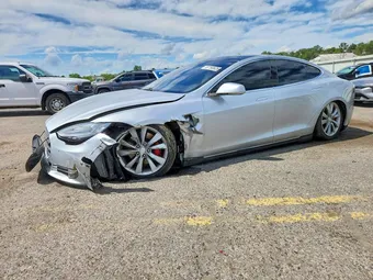 2015 Tesla Model S 5YJSA1H22FFP69885
